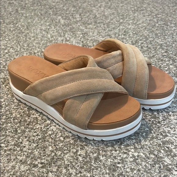 Roxy Shoes - New Roxy Veria Tan Slide Sandals